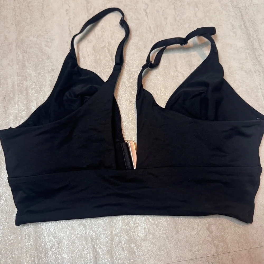 Victoria Secret Very Sexy metallic V plunge bralette bra